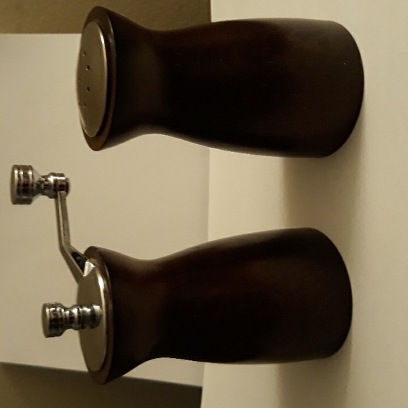 Leeds Manufacturing Corp Other - Vintage MCM salt shaker and pepper grinder